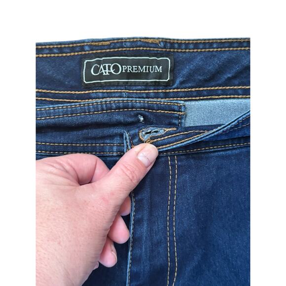 Cato Women's Plus Size Dark Wash Jeans 20W, Classic Fit Stretch Denim - Picture 3 of 9